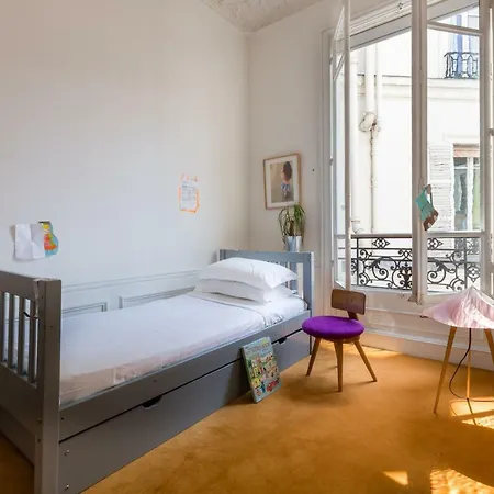 Rue De Saint-petersbourg By Onefinestay Paris